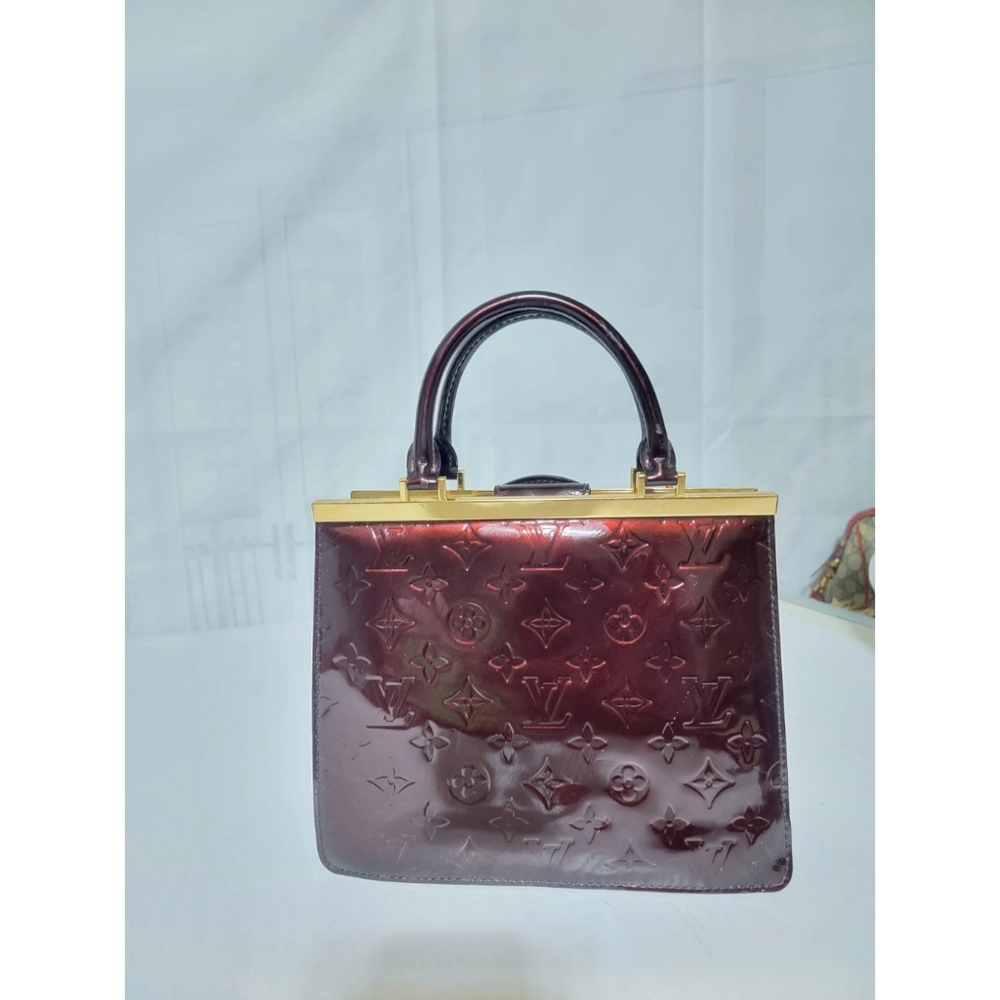 LOUIS VUITTON Monogram Vernis Deesse PM Patent Handbag Wine - Picture 6 of 13